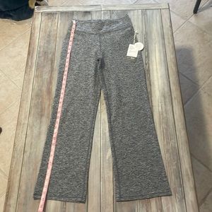 Vuori mid rise elevation slim bootcut heather grey size Small